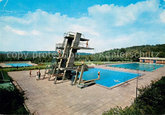SAARBRueCKEN Saarland Freibad mit Sprungturm