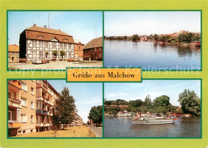 Malchow Rathaus Neubauten Malchower See Motorboot Mecklenburgische Seenplatte