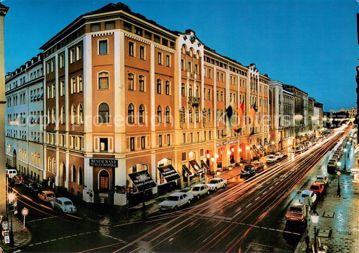 Muenchen Bayern Hotel Vier Jahreszeiten Kempinski Nachtaufnahme