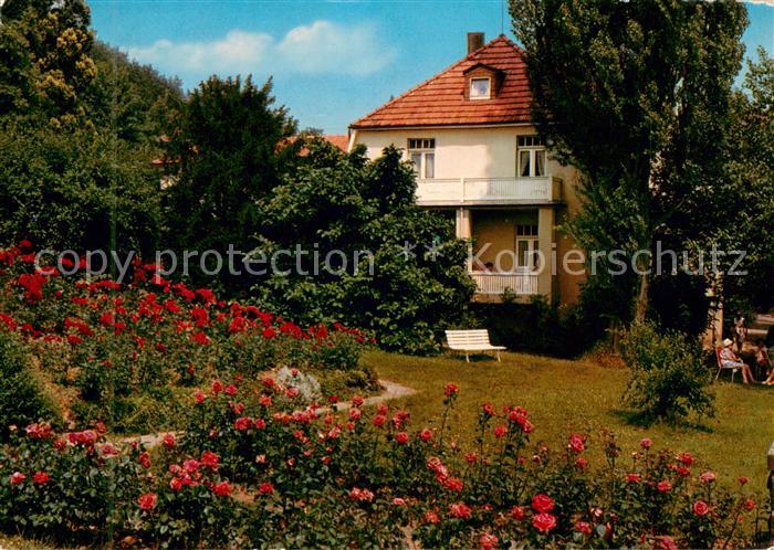 Bad Eilsen Das Schloesschen und Haus Ingeborg Garten Rosenbeet