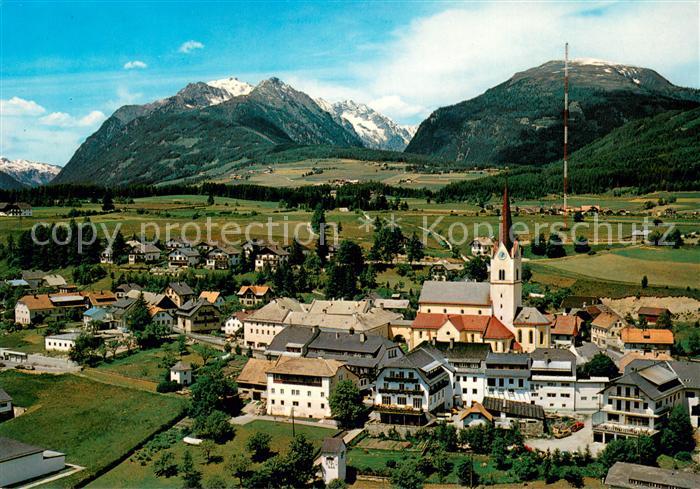 Mariapfarr Sommerfrische Ortsansicht mit Kirche Alpen Fliegeraufnahme