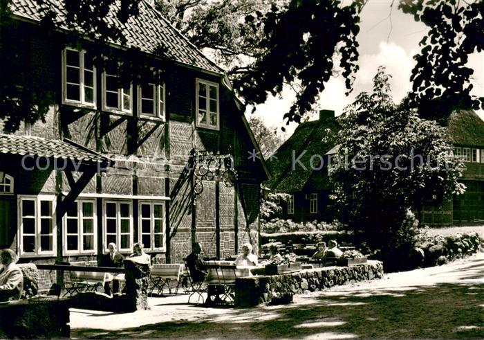 Wilsede Lueneburger Heide Gasthaus Heidemuseum mit Gaestehaus