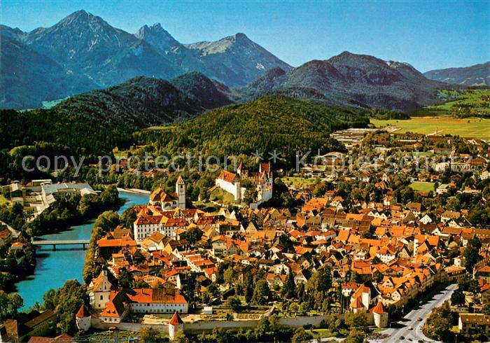 Fuessen Allgaeu Berge- und Seenstadt Allgaeuer Alpen Fliegeraufnahme