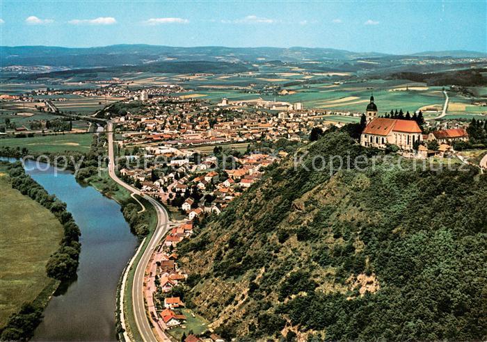 Bogen Niederbayern Wallfahrtskirche Bogenberg ueber der Donau Fliegeraufnahme
