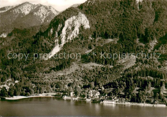 Kochel See Seehotel Grauer Baer am Kochelsee mit Kienstein Bayerische Alpen Flie