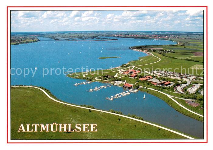 Weissenburg Bayern Altmuehlsee Fraenkische Seenland Sportboothafen Blick zur Vog