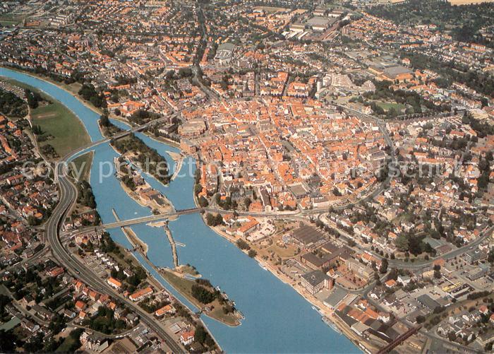 Hameln Weser Fliegeraufnahme mit historischem Stadtkern