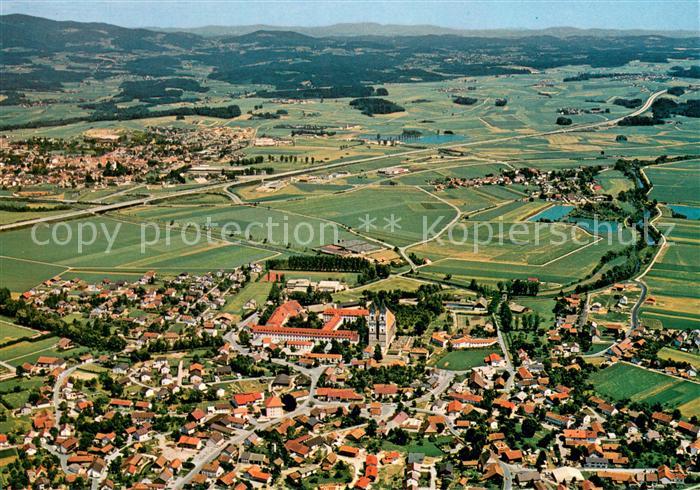 Niederaltaich Donau Fliegeraufnahme mit Benediktinerabtei Niederaltaich