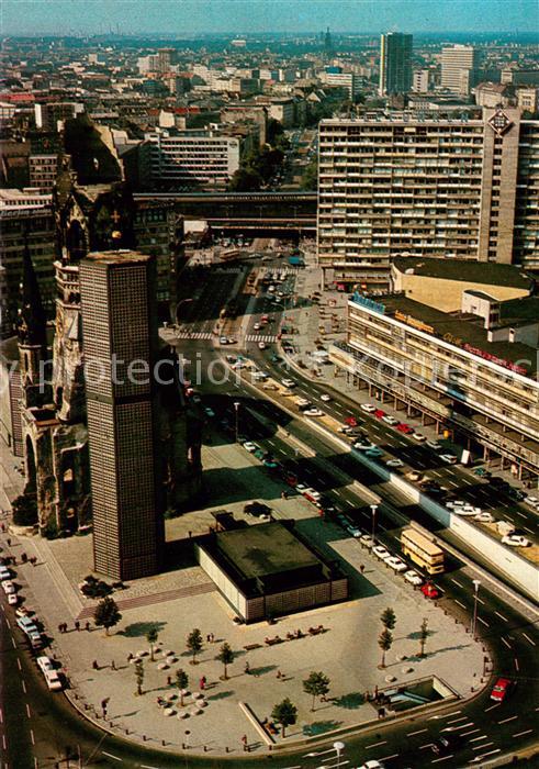 BERLIN CITY Blick vom Europa Center auf Gedaechtniskirche mit Hardenbergstrasse