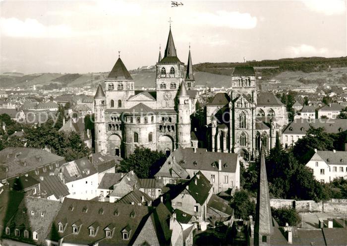 TRIER  CITY Blick zum Dom