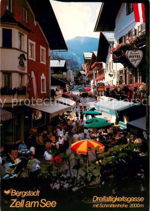 Zell See Dreifaltigkeitsgasse mit Blick zur Schmittenhoehe Hohe Tauern