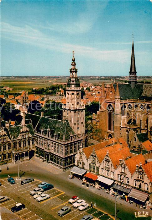 Furnes Veurne West-Vlaanderen Belgie Beffroi et coin de la Grand  Place