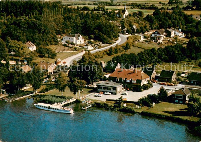 Niederkleveez Anlegestelle mit Faehrhaus Holsteinische Schweiz Fliegeraufnahme