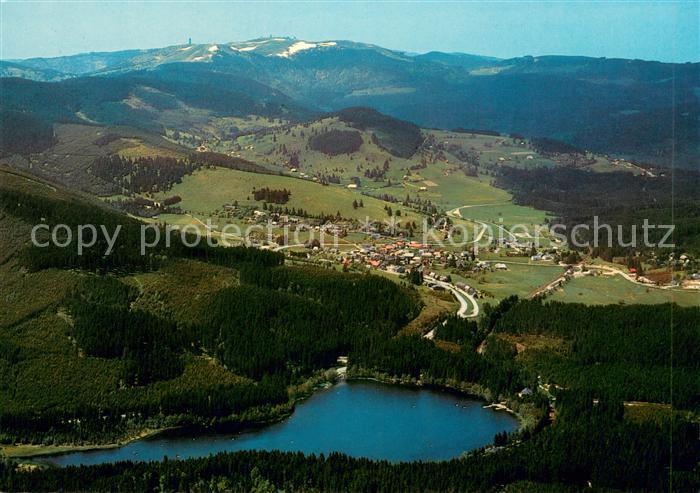 Altglashuetten mit Windgfaellweiher Blick zum Feldberg Fliegeraufnahme
