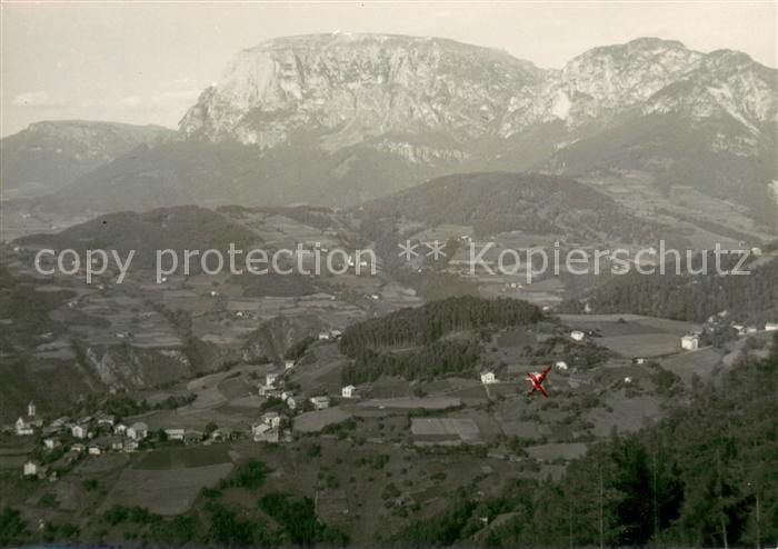 Steinegg Karneid Suedtirol mit Collepietra Fliegeraufnahme