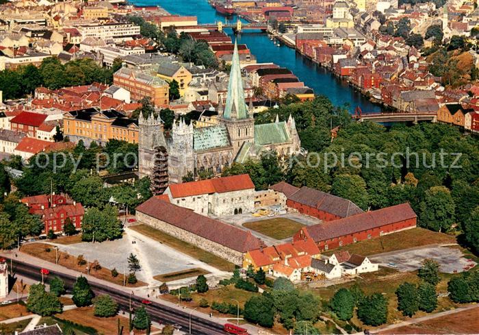 Trondheim Fliegeraufnahme mit Stadt und Nidaros Cathedrale