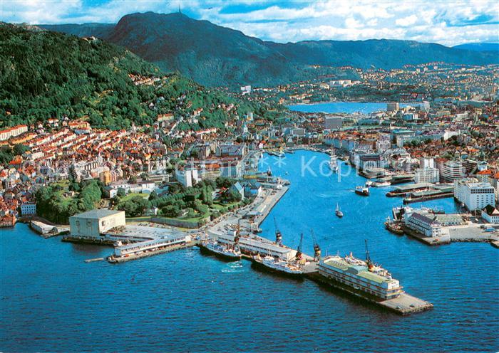 Bergen Norwegen Utsikt over byen med Vagen og havna