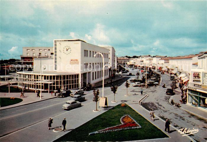 Royan 17 La Poste et la rue de la Republique