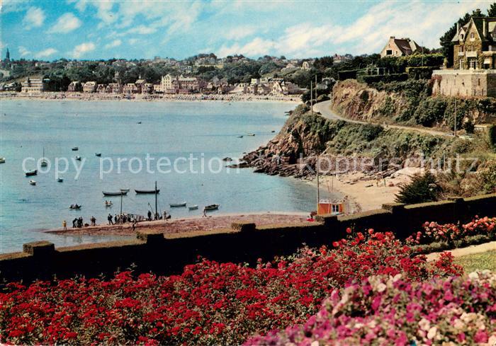 Saint-Cast-le-Guildo port de la pointede l’Isle au loin perspective sur la plage