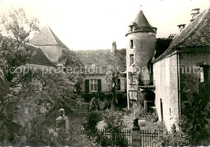 Salviac Cour interieure du Chateau
