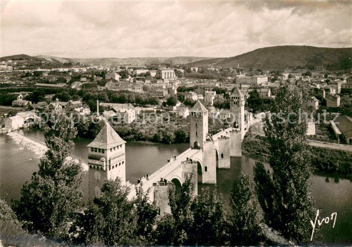 Cahors Le pont Valentre et les rives du Lot