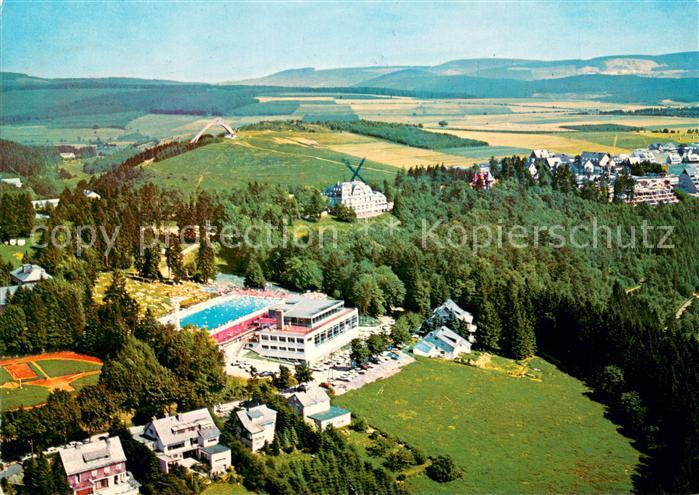Winterberg Hochsauerland Fliegeraufnahme Hallen- und Freibad