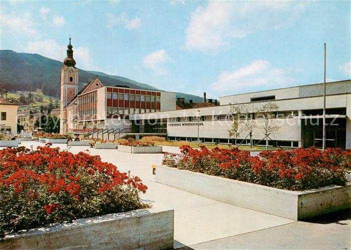 Muerzzuschlag Volkshaus mit Kirche