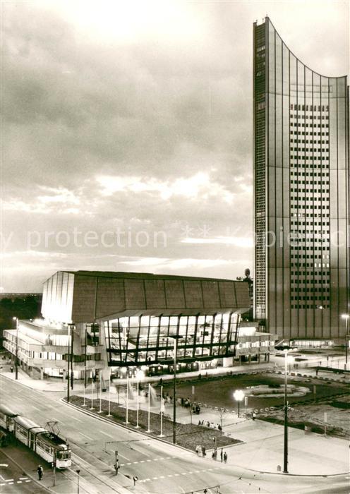 LEIPZIG Sachsen Neues Gewandhaus und Hochhaus der Karl Marx Universitaet