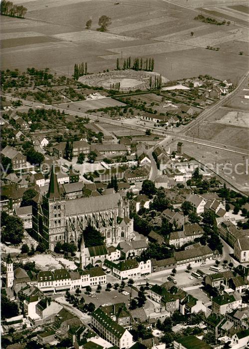 Xanten Dom und Roemisches Amphitheater Fliegeraufnahme