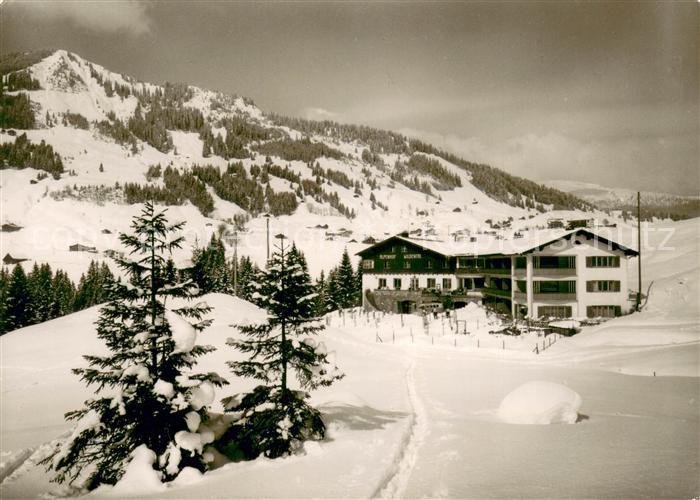 Mittelberg Kleinwalsertal Alpenhof Wildental mit Heuberg Winterlandschaft Alpen
