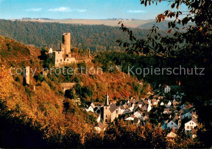 Monreal Eifel Panorama Erholungsort mit Blick zur Burg
