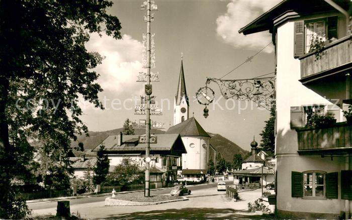 Schliersee Ortspartie am Maibaum