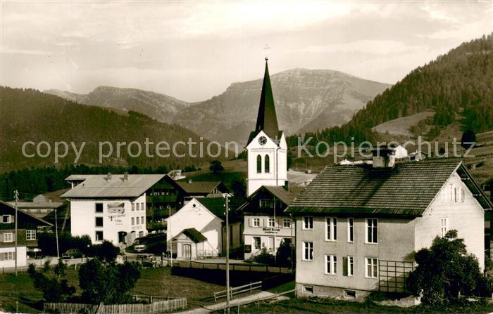 Steibis Oberstaufen Bayern mit Kirche und Hochgrat