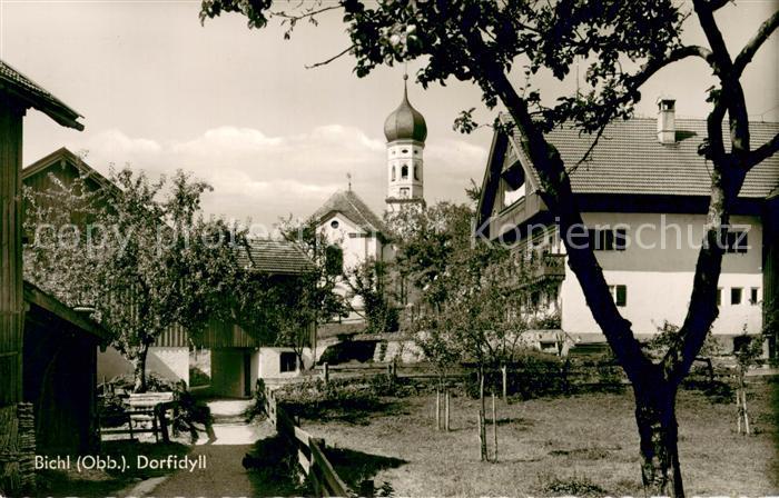 Bichl Bad Toelz Dorfidyll mit Blick zur Kirche