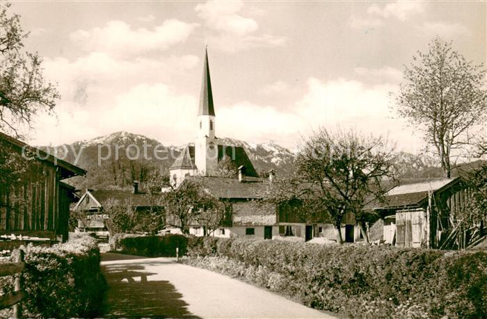 Arzbach Bad Toelz Toelzer Strasse Blick zur Kirche Bayerische Voralpen