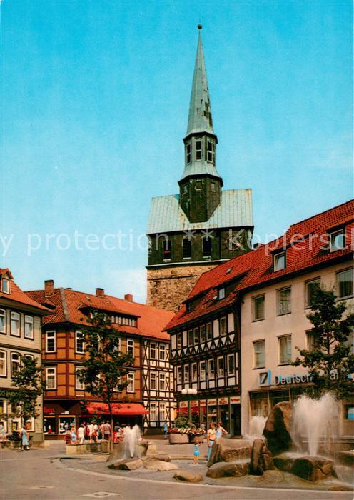 Osterode Harz Fussgaengerzone Kornmarkt mit Marktkirche Altstadt Brunnen