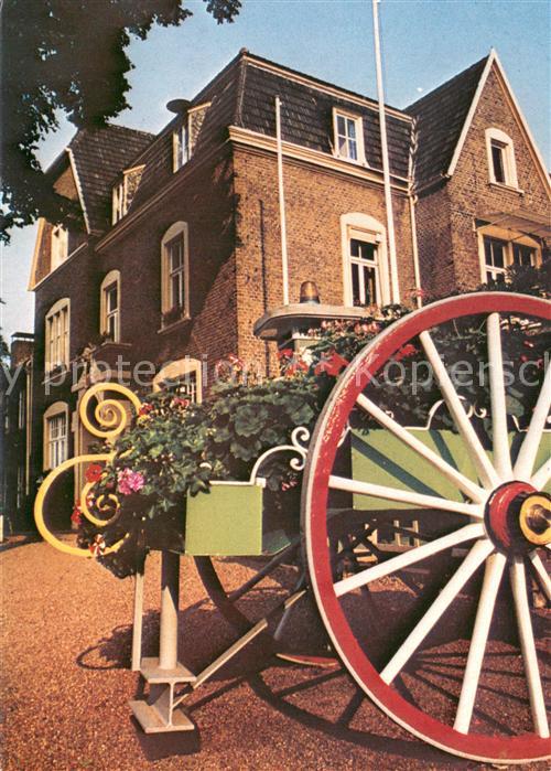 Huenxe Rathaus Geschmueckte Kutsche