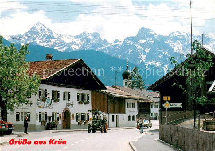 Kruen Ortszentrum Blick zum Karwendelgebirge
