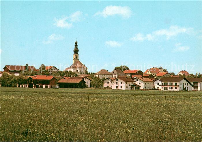 Traunwalchen Ortsansicht mit Kirche