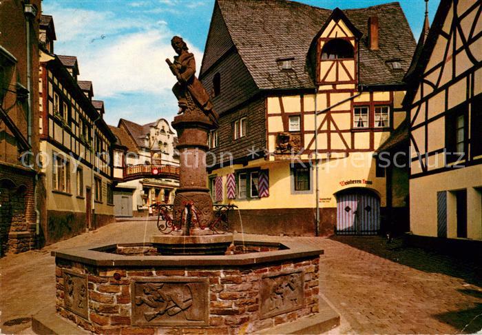 Winningen Mosel Weinhexenbrunnen Altstadt Fachwerkhaeuser