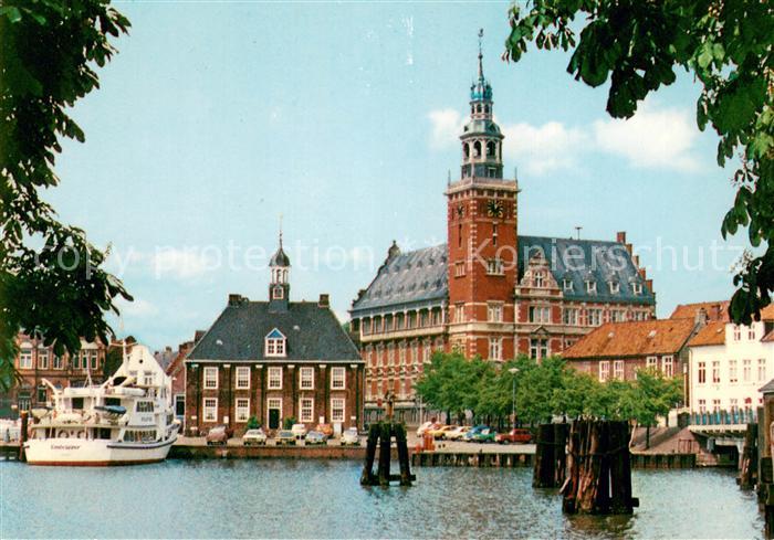 Leer Ostfriesland Hafen mit Rathaus