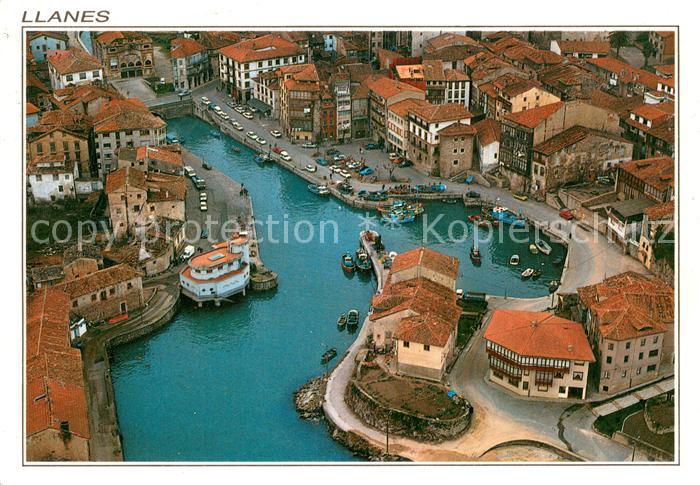 Llanes La Rula El Muelle La Darsena y El Campu El Gatu a vista de Gaviota