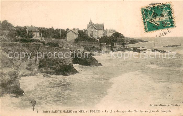 Pornic 44 La côte des grandes Vallees un jour de tempête