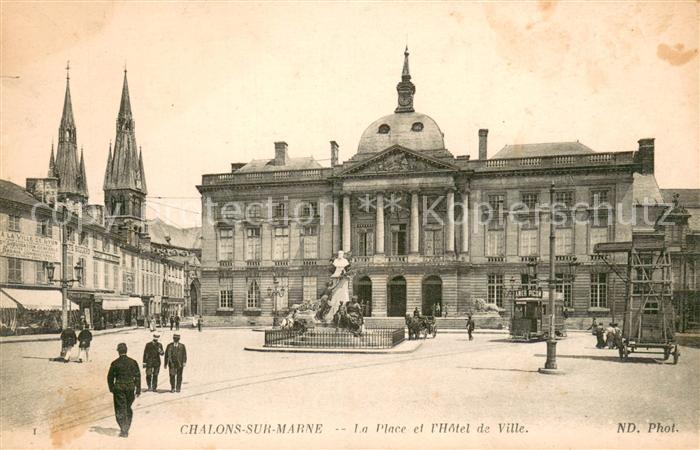 Chalons-sur-Marne Place et Hôtel de Ville Monument Tram