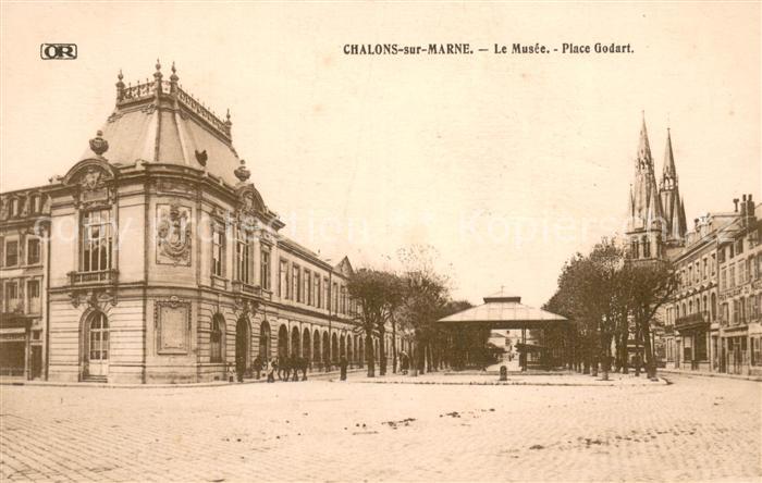 Chalons-sur-Marne Place Godart et le Musee