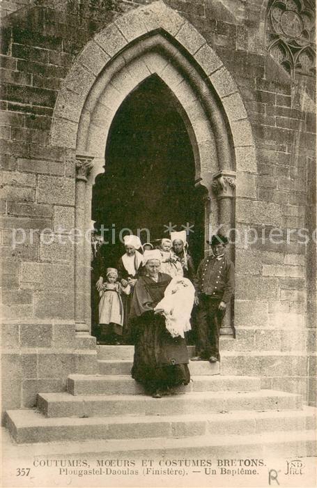 Plougastel-Daoulas Un bapteme Coutumes Moeurs et Costumes Bretons