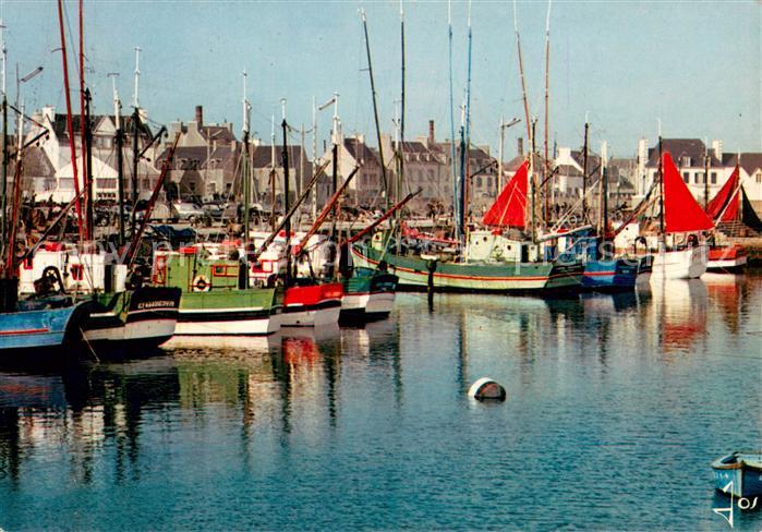 Saint-Guenole Bateaux de pêche a quai