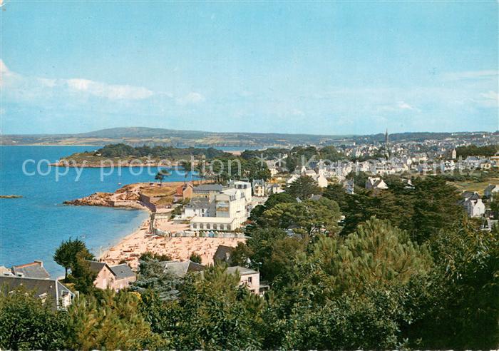 Treboul Douarnenez Vue sur la plage des sables blancs au fond Baie de Douarnenez
