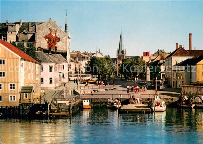 Trondheim Fra Ravnkloa mot Nidarosdomen Fischmarkt Kathedrale