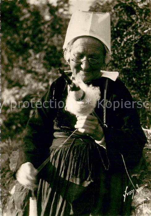 Finistere Region Vieille coiffe et costume de comfort Trachten